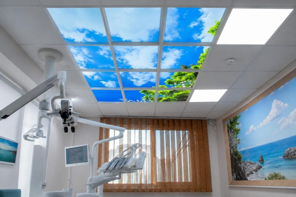 Décorations d'intérieur avec les plafonds personnalisés.