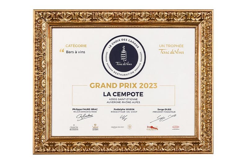 trophée encadré moulures