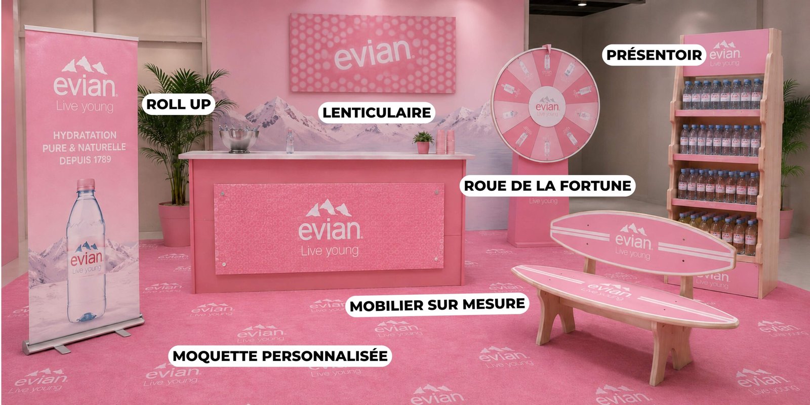 Salon avec un roll up, un comptoir, du mobilier sur mesure et un présentoir à brochure.